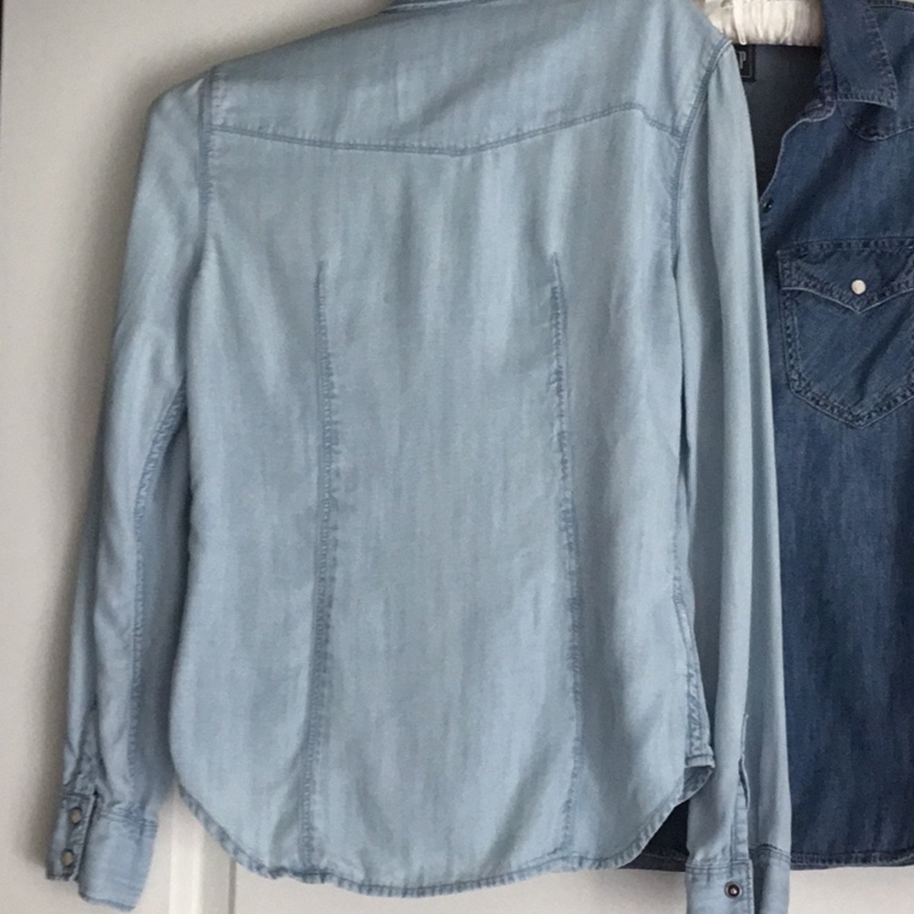 GAP Denim Button-Up Shirts Set of TWO size small - Picture 5 of 9